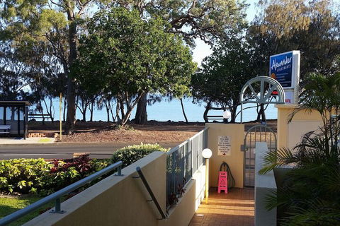 Alexander Beachfront Apartments - Accommodation Sydney 3
