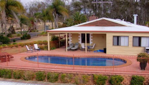 Copper Country Motor Inn & Restaurant - Sydney 4u 2