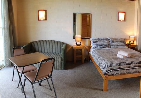 Regatta Point Holiday Park - Accommodation Sydney 0