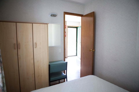 Strayleaves Caravan Park - Sydney Resort 5