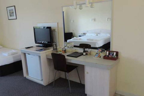 Comfort Inn The Lakes - Sydney 4u 4