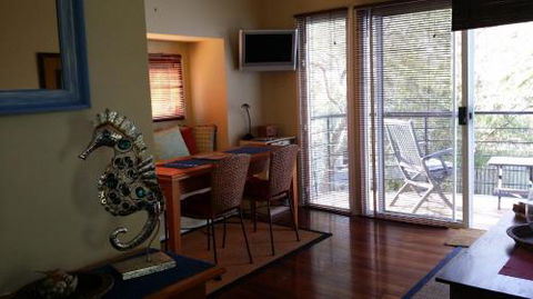 Wyreepi Caribbean Chalet - Accommodation Sydney 5