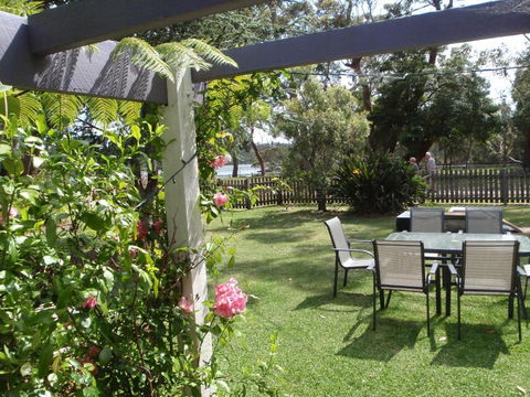 Wyreepi Caribbean Chalet - Accommodation Sydney 2