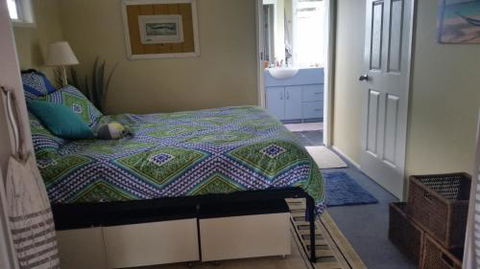 Wyreepi Caribbean Chalet - Accommodation Sydney 4