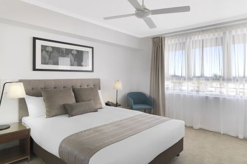 Oaks Mackay Carlyle Suites - Sydney 4u 4