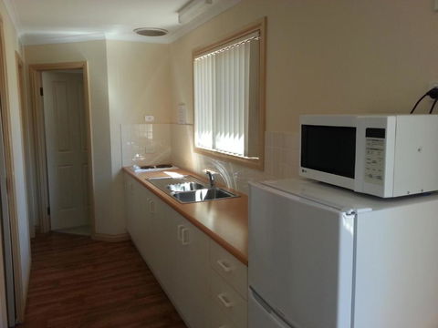 Sonbern Lodge Motel - Sydney 4u 3