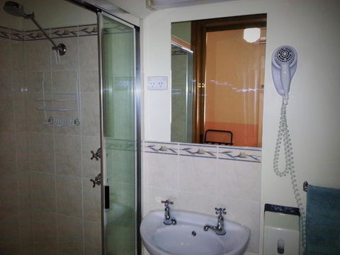 Sonbern Lodge Motel - Sydney 4u 1