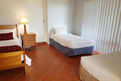 Corlette Poolside Getaway - Accommodation Sydney 2