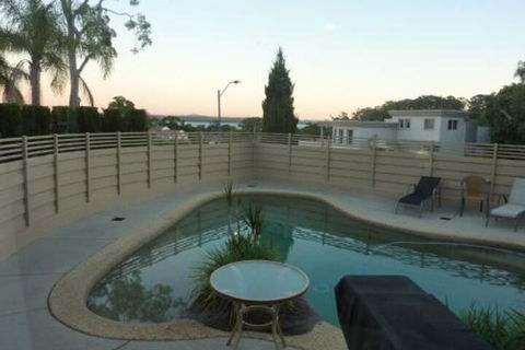 Corlette Poolside Getaway - Accommodation Sydney 4