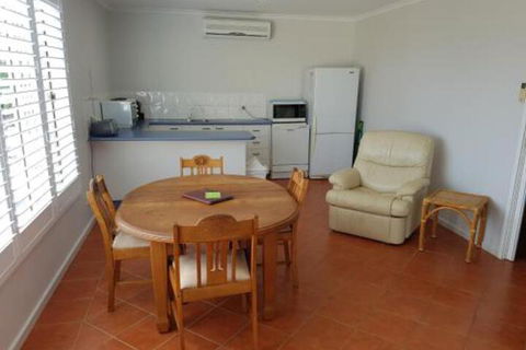 Corlette Poolside Getaway - Accommodation Sydney 1