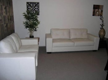 Insaa Serviced Apartments Dandenong - Sydney 4u 4