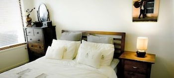 Insaa Serviced Apartments Dandenong - Sydney 4u 1