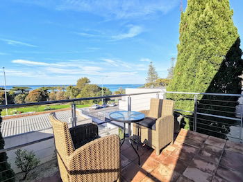 Phoenix Apartments - Sydney 4u 1