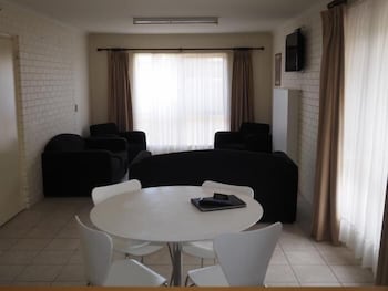 Jacaranda Motel & Holiday Units - Accommodation Sydney 5