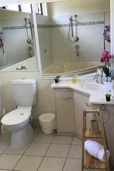 Harbour Lodge Motel Gladstone - Accommodation Sydney 6