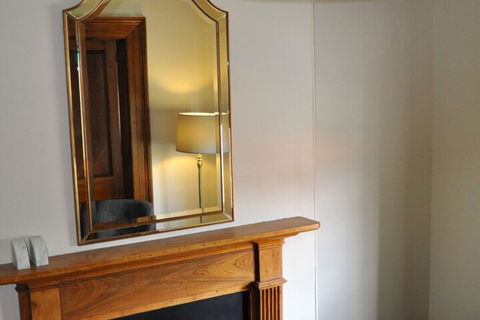 Cowgill House - Sydney 4u 1