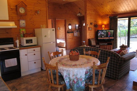 Edelweiss Cottage B&B - Sydney 4u 5