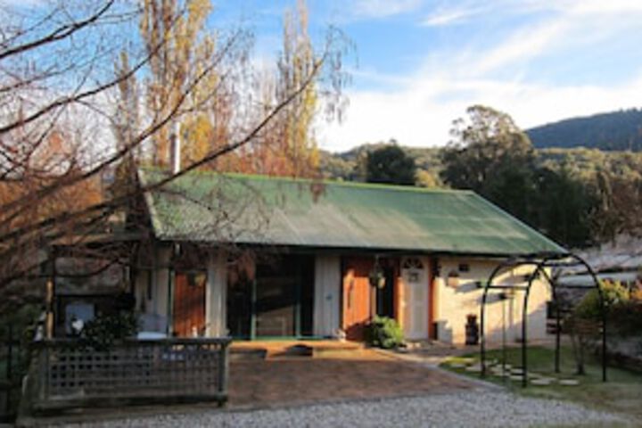 Osbornes Flat VIC Sydney 4u