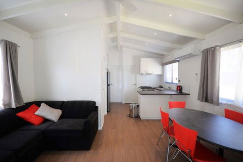 Rivergardens Holiday Park - Sydney 4u 7