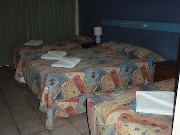 Gladstone Village Motel - Accommodation Sydney 3