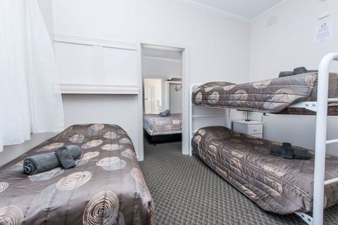 Blue Lake Motel - Sydney 4u 5