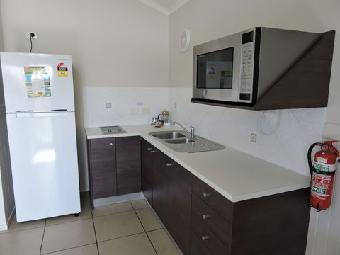First Sun Holiday Park - Sydney 4u 6