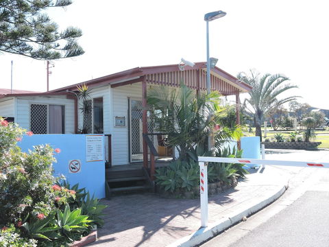 First Sun Holiday Park - Sydney 4u 5