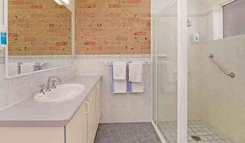 Rotary Lodge Port Macquarie - Accommodation Sydney 3