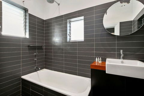 Jacques Avenue - Accommodation Sydney 7