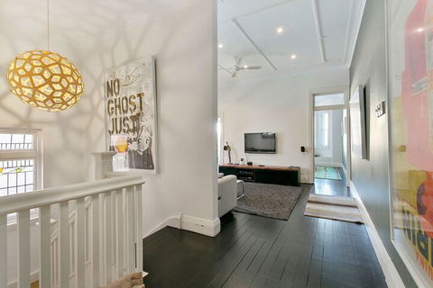 Jacques Avenue - Accommodation Sydney 3