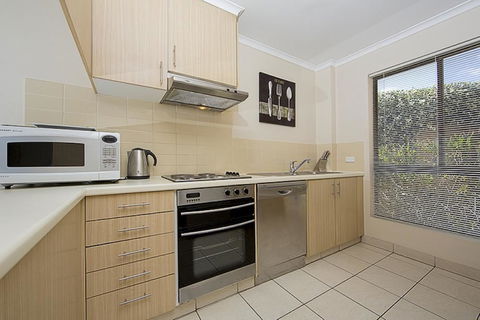 Accommodate Canberra - Kingston Court - Accommodation Sydney 2