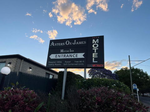 Asters On James Motor Inn - Accommodation Sydney 2