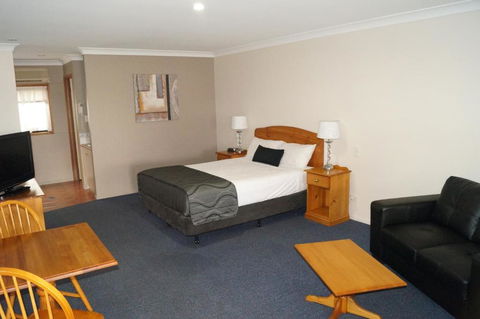 Asters On James Motor Inn - Accommodation Sydney 6