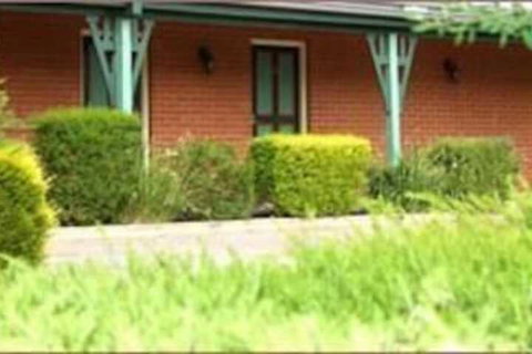 Young Federation Motor Inn - Accommodation Sydney 7