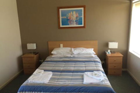 St Leonards Hotel - Sydney 4u 4
