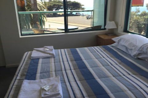 St Leonards Hotel - Sydney 4u 5