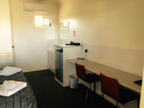 Park Avenue Hotel Motel - Sydney 4u 4