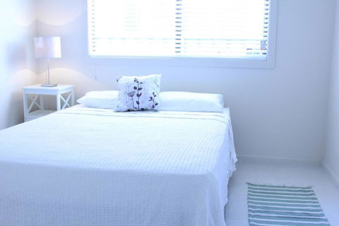 Ocean Beach Cottage - Sydney 4u 3