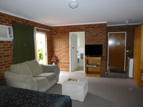 Inverloch Central Motor Inn - Accommodation Sydney 5