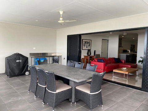 Cooktown Harbour View Luxury Apartments - Sydney 4u 3