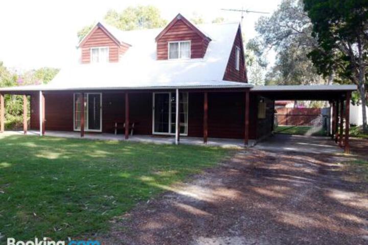 Amity Point QLD Accommodation Sydney