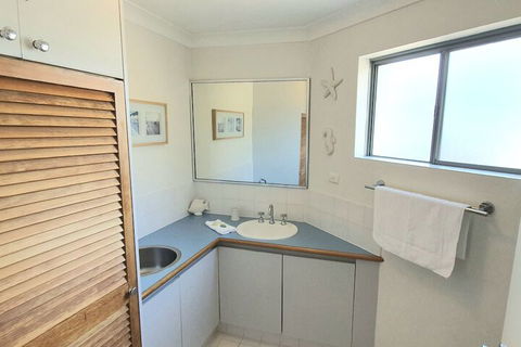 Scarborough Beach Front Resort Shell 4 - Accommodation Sydney 5