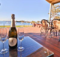 Lakefront Simplicity - Sydney 4u