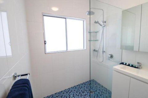 Lakefront Simplicity - Accommodation Sydney 5