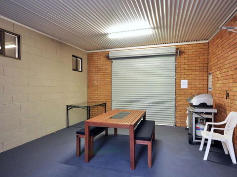The Studio On The Lake At Fishing Point Lake Macquarie Honestly Put The Line In & Catch Fish - Sydney 4u 5