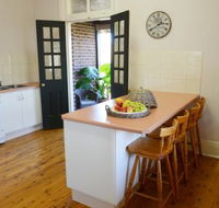 The Bank B  B West Wyalong - Sydney 4u