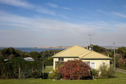 Lady Barron Holiday Home - Accommodation Sydney 0