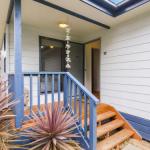Demure Charm - Sydney 4u 0