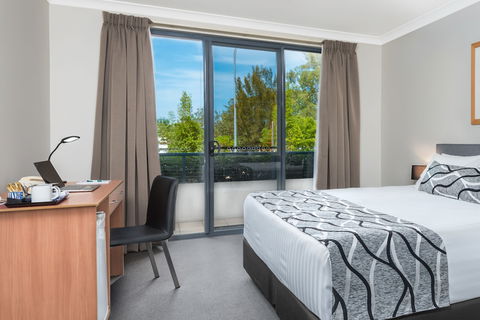 The Brighton Apartments - Sydney 4u 5