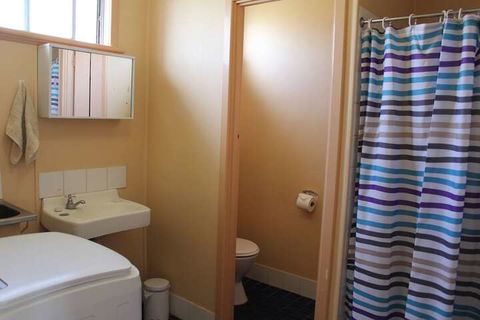 Jurien Beachfront Holiday Units - Sydney 4u 4